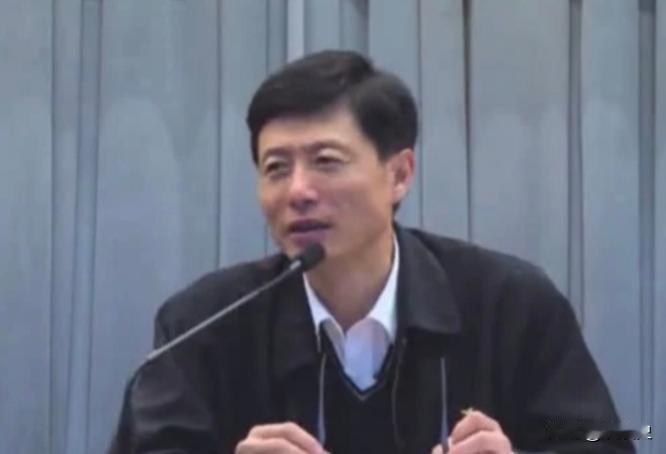 2005年，南开大学教授艾跃进遭到北大学生挑衅，艾跃进怒怼学生：“去了不回来，是