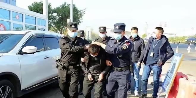 这群人胆子也太大了！深圳这事太吓人！内鬼比外敌更可恨！27人团伙里应外合，妄图