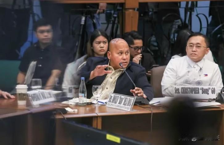 菲律宾总统府周三批评了参议员罗宾·帕迪拉的建议。在有关国际刑事法院已向菲律宾前总