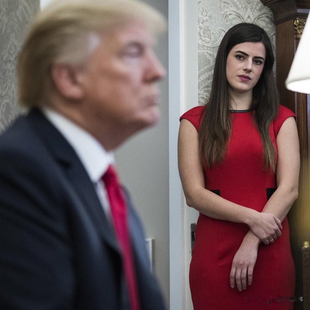 据《爱泼斯坦档案》记载，特朗普曾向朋友炫耀，自己第一任期内和私人秘书玛德琳·韦斯