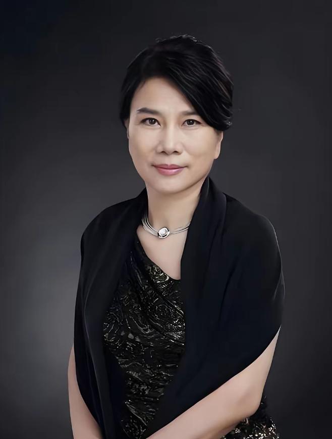 董明珠说：“有钱人就该多承担税负，我年薪500万，缴45%的税后还剩2