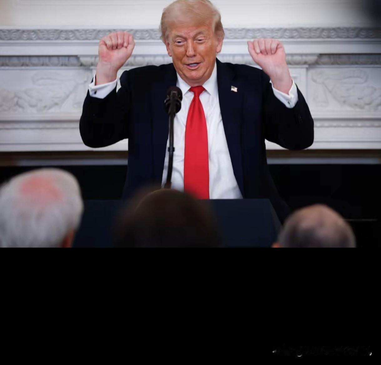 特朗普19日谈4月份访华：“我4月份要去中国。我说，必须给我安排一场中国历史上最