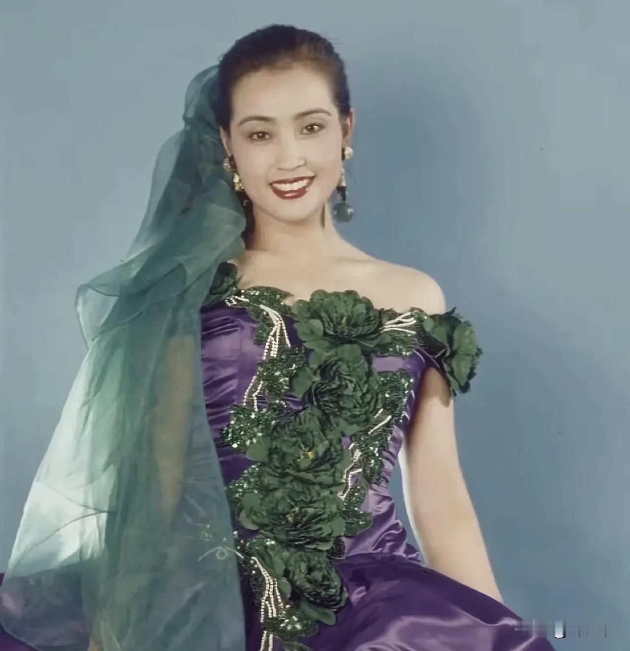 说真的，看刘晓庆的一生，随便哪件事我遇到都能咯嘣脆了，所以刘晓庆最难得的不是她的