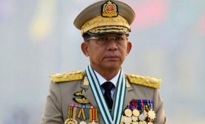 谁也没想到，阅兵都结束了，外国政要们一个接一个离场，缅甸那个穿着军装的代总统却还