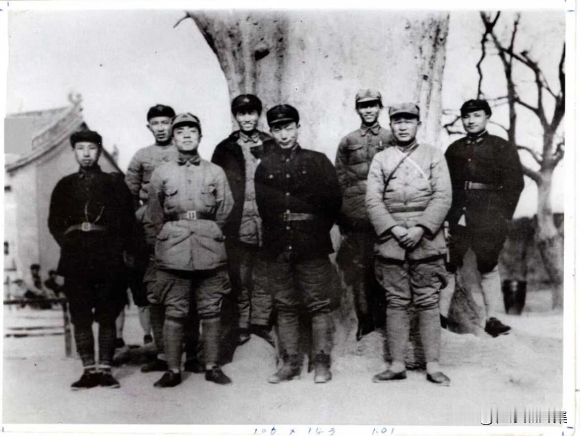 1935年10月，中央红军长征到达陕北后，11月在甘泉县象鼻子湾与红十五军团胜利