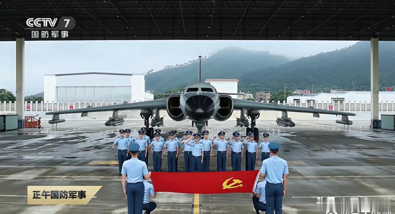 4枚鹰击12和两个电子吊舱，今后可以挂载减重优化的后的鹰击15，一次可以上6枚了