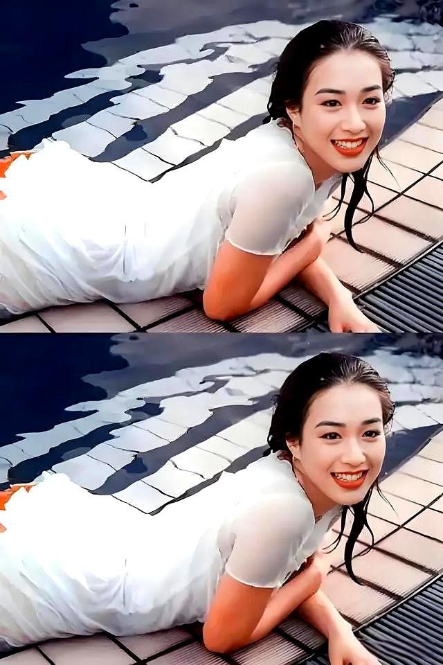 说钟丽缇是纯欲天花板，一点也不为过。1993年，她摘得全球华裔小姐大赛冠军，从此