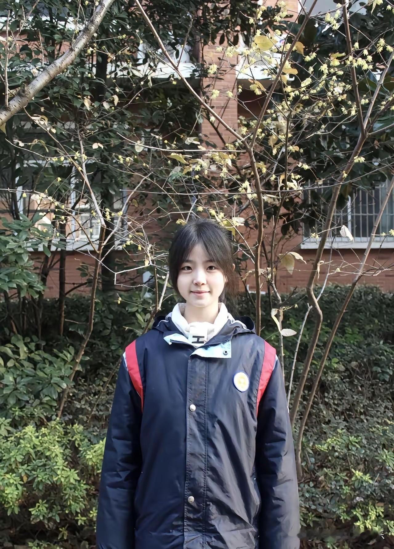 一看就知道，这是一个黄花大闺女。