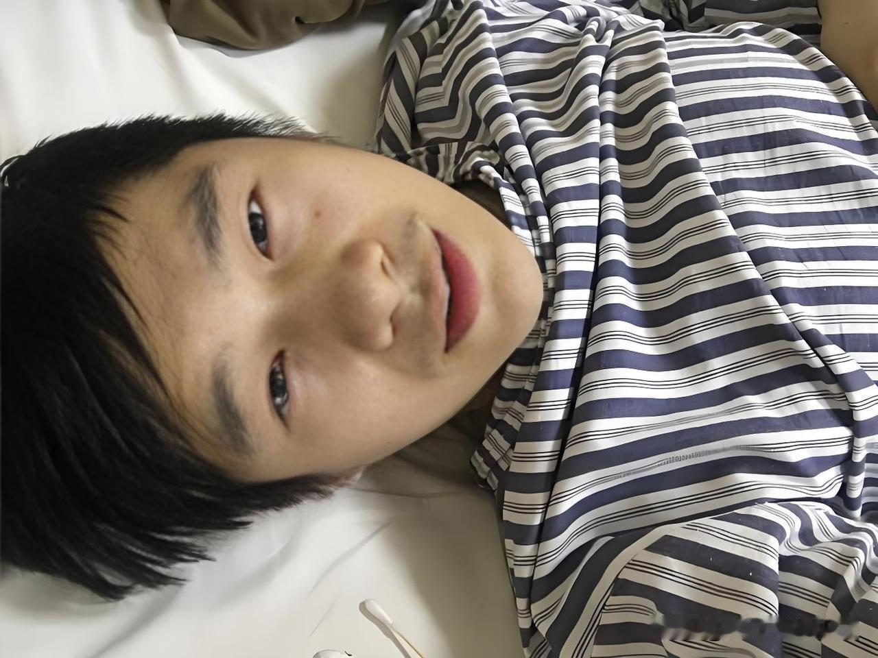 30岁失业男子网贷缠身，怕家人担心独自硬扛，整整20天几乎没正常进食，前10天靠