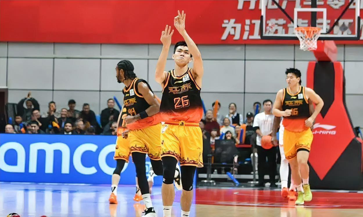 赛季首胜，江苏88-84险胜天津，这3位球员堪称江苏赢球的绝对功臣！1.庞峥
