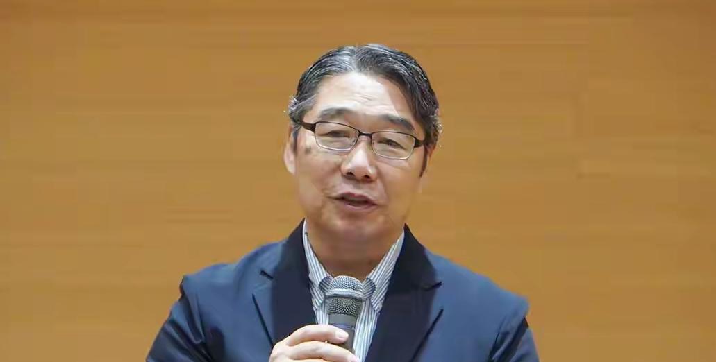 日本现役军官持刀闯中国使馆被捕，日本前文部科学事务次官前川喜平今天下午在社交平台