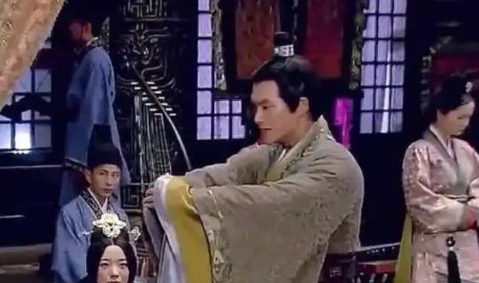 卫青军功很大，又没有归隐，为什么最后却可以善终？卫青能在汉武帝的雷霆手段下善