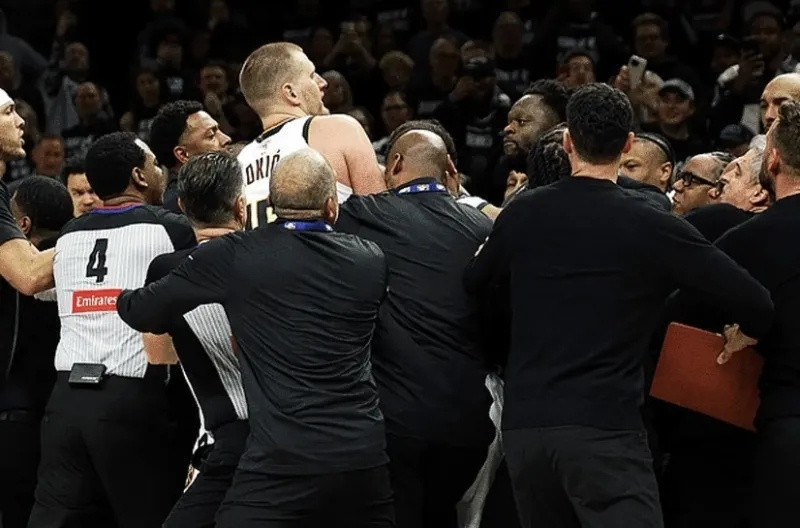 【NBA快讯🏀官方通报！掘金VS森林狼G4冲突处理结果公布🚨】经过NBA