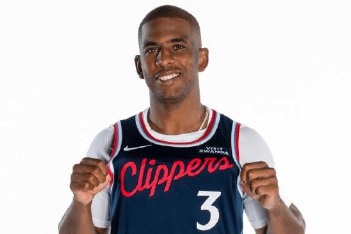 我和经常打球的朋友聊天，我说：保罗要退役了你知道吗？朋友听到后愣了一下神，说：