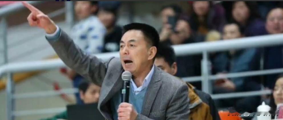 近日，南京同曦男篮老板陈广川在接受采访时谈到球队的经营情况，他表示每年经营球队要