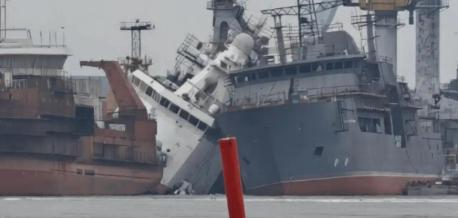 俄罗斯这下损失大了，25日一艘停泊在列宁格勒维堡造船厂的23550型武装破
