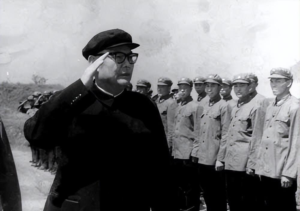 1977年张爱萍三次拒绝叶剑英任职提议后，他提出一个要求：请给我安排一位能力优秀