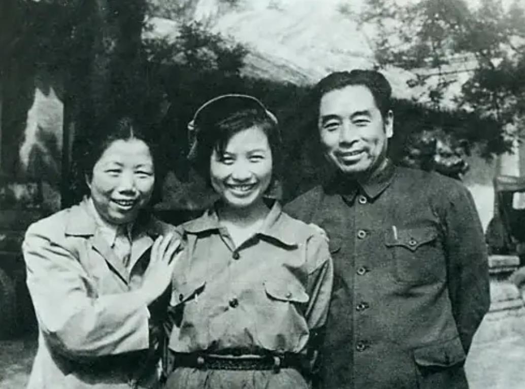1951年，周总理的女婿在朝鲜与金日成的女秘书公然同居，彭老总愤怒的将此事告知周