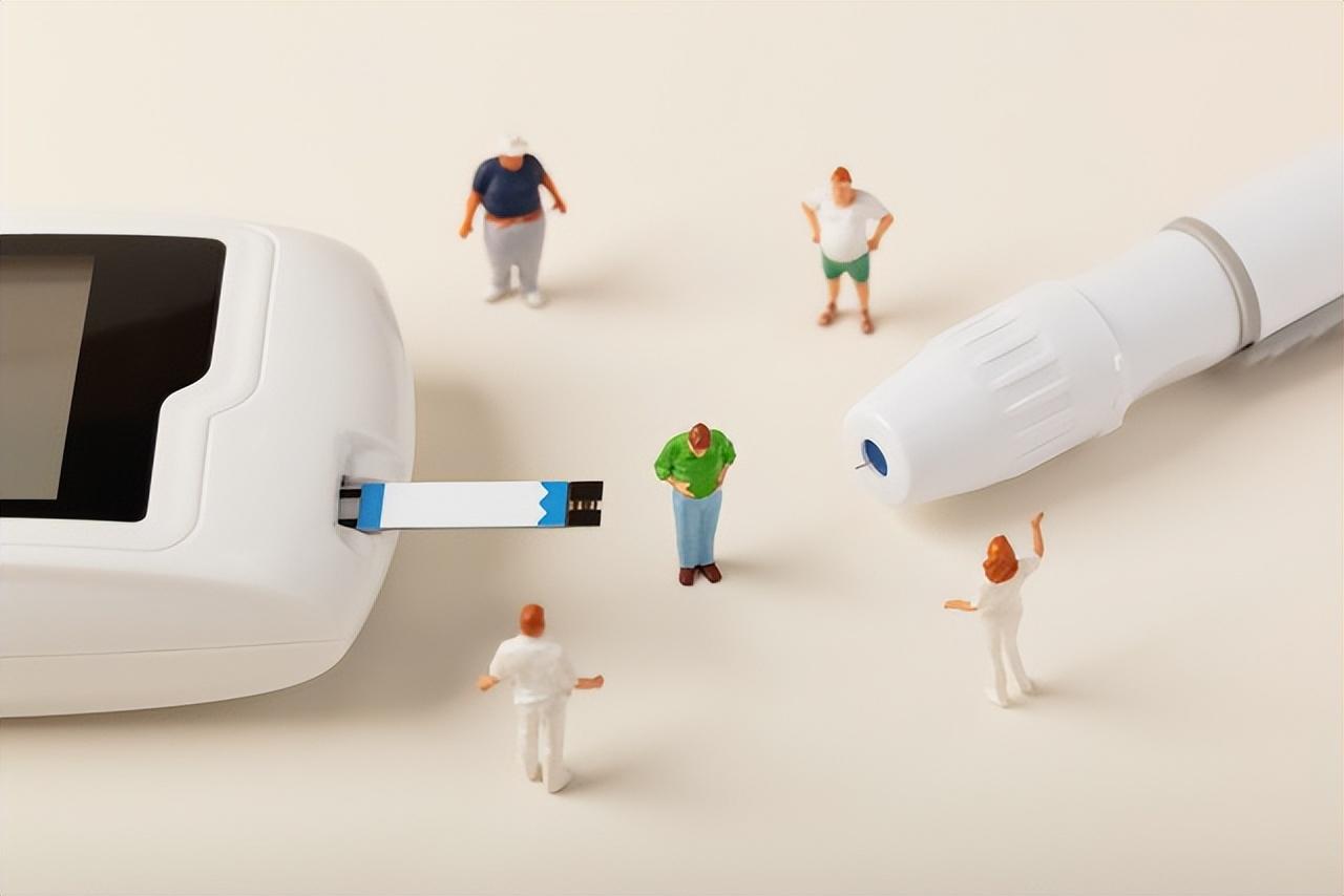 医生反复强调！糖尿病人不查这个指标，血糖可能白调了？小赵最近总感觉自己血糖不