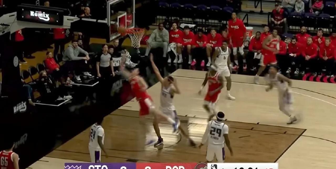 杨瀚森18+10+4率队战胜国王！杨瀚森这场比赛打的依旧丝滑轻松，发展联盟的比