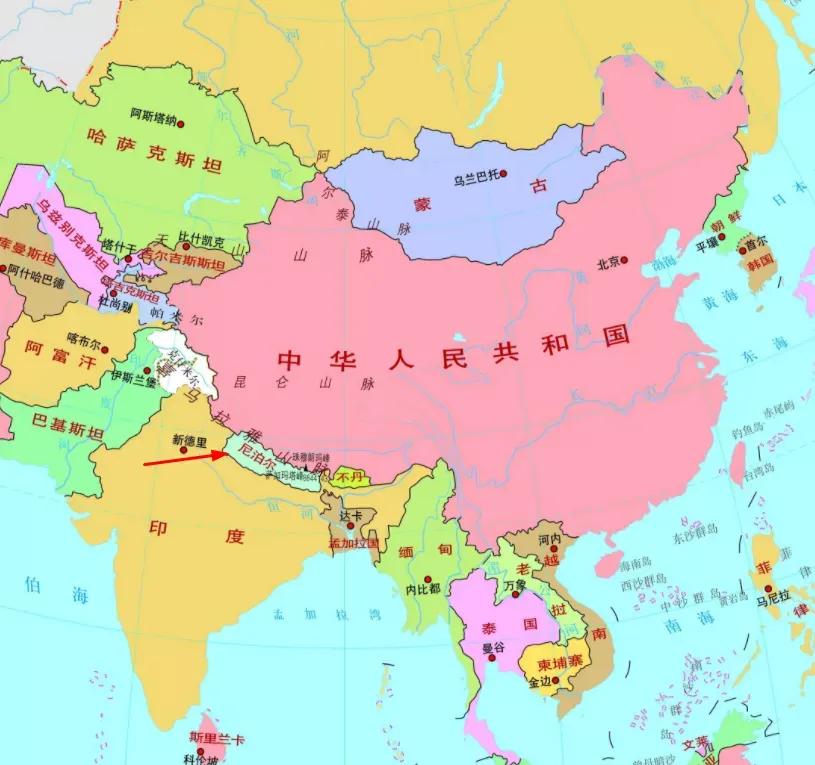 1，蒙古国本身的资源禀赋，养不活日益增长的人口，所以蒙古国的底层民众很穷。穷生乱