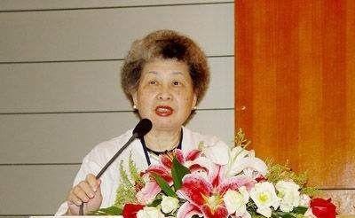 1956年，国学大师钱穆，61岁时迎娶了善良的胡美琦。新婚夜，他盯着如花似玉的娇