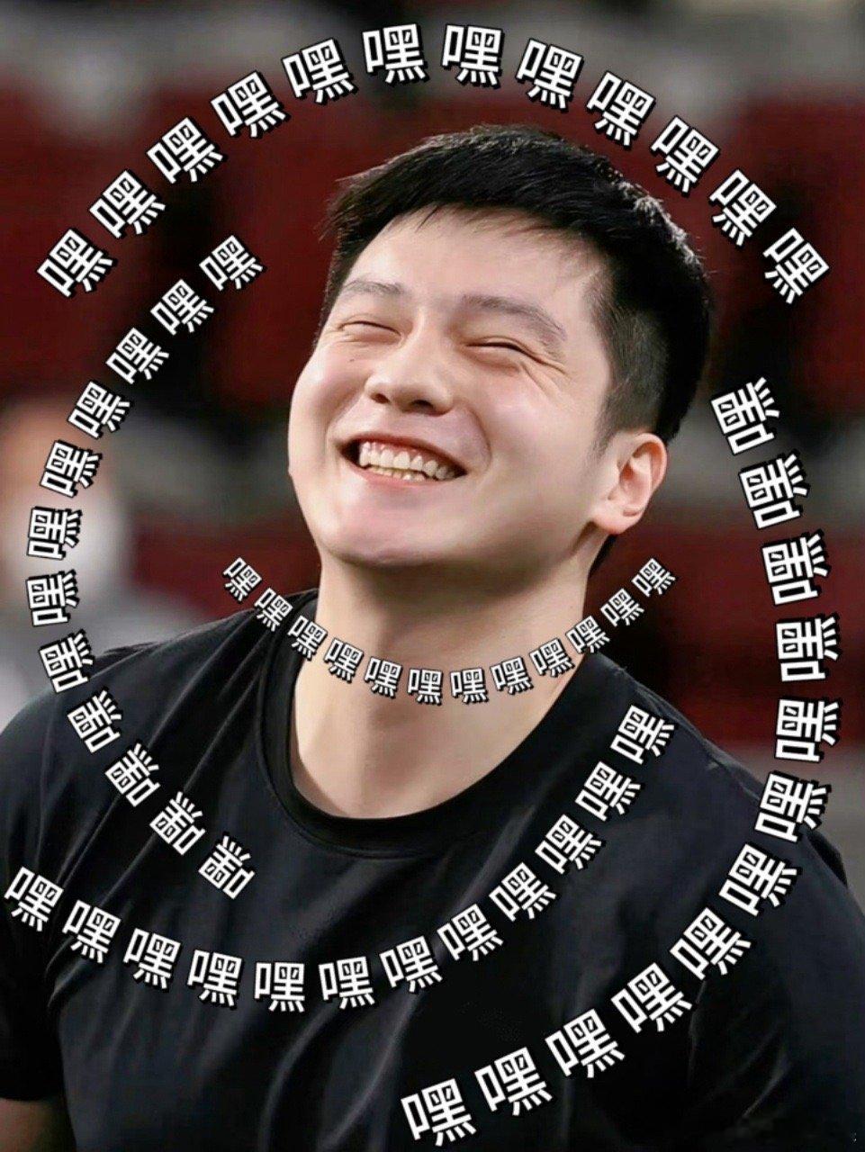 樊振东拿下口腔护理的头部SW东哥的小白牙终于被看到了！听说他每次都会参与周边