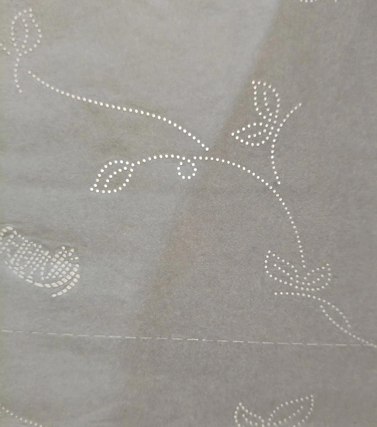 卷这样式的卫生纸，带有透亮针孔眼儿。就想问问设计师你是怎么想的？是想“露一手”吗