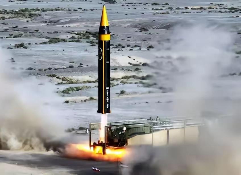 伊朗人一定要明白，导弹不要浪费在美军身上，一旦开战，德黑兰必须在第一时间，把成千