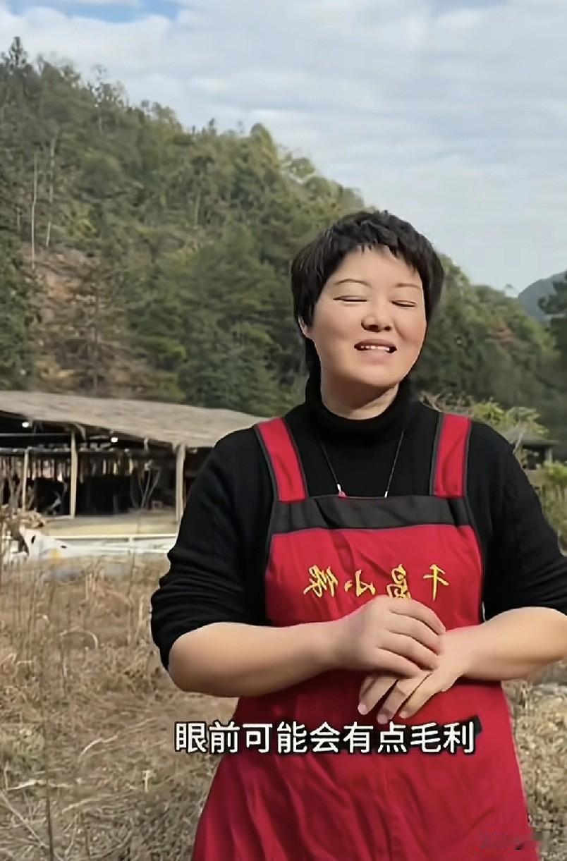 这个姐妹儿搞养殖业10年，钱也挣过，最后全没了。她才醒悟，是她的业太重了。试