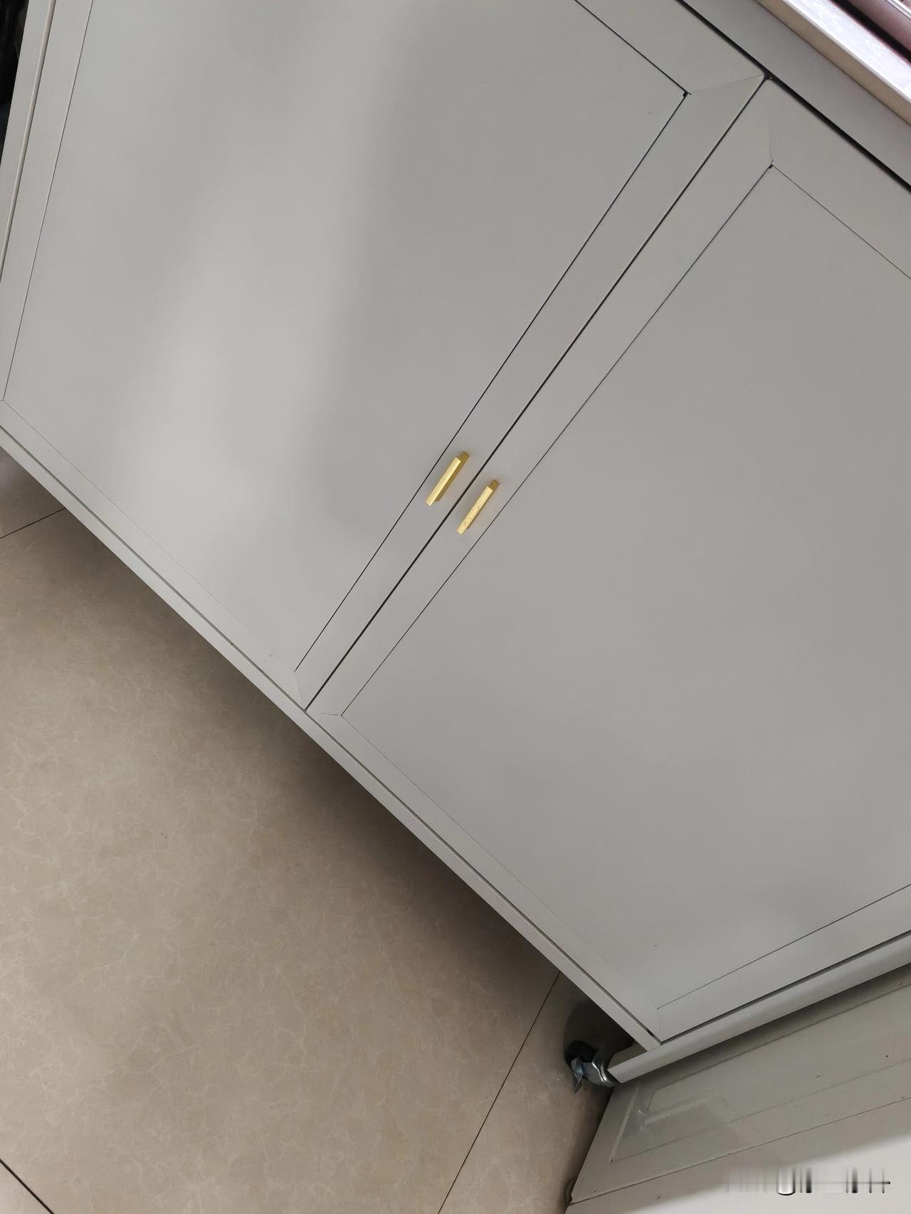 自从孩子上了班儿，媳妇儿变了没想到的是，媳妇儿的变化这么大，精神变了，语气