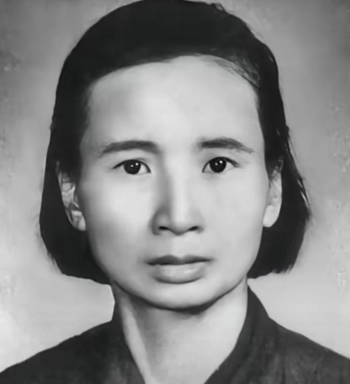 1960年钱瑛前往甘肃调研考察，途中司机不慎走错路开进偏僻荒沟，无意间望见远处