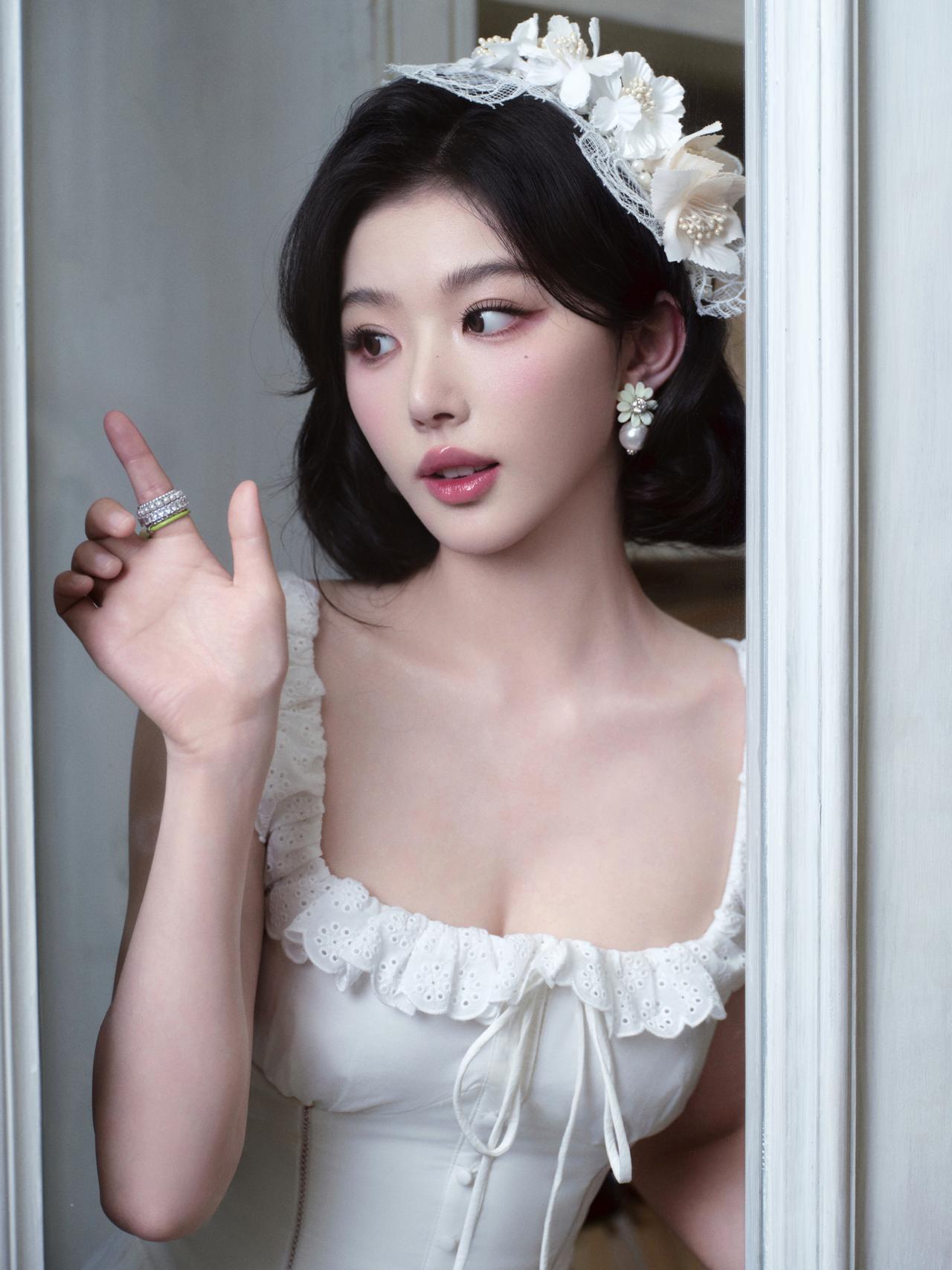 洁白无瑕的雪莲花😘孔雪儿