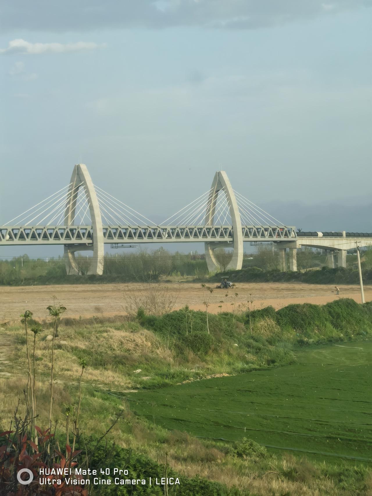 元亨探访！引汉济渭二期跨渭河输水管道高架桥工程基本完成！昨日探访了引汉济渭二期输