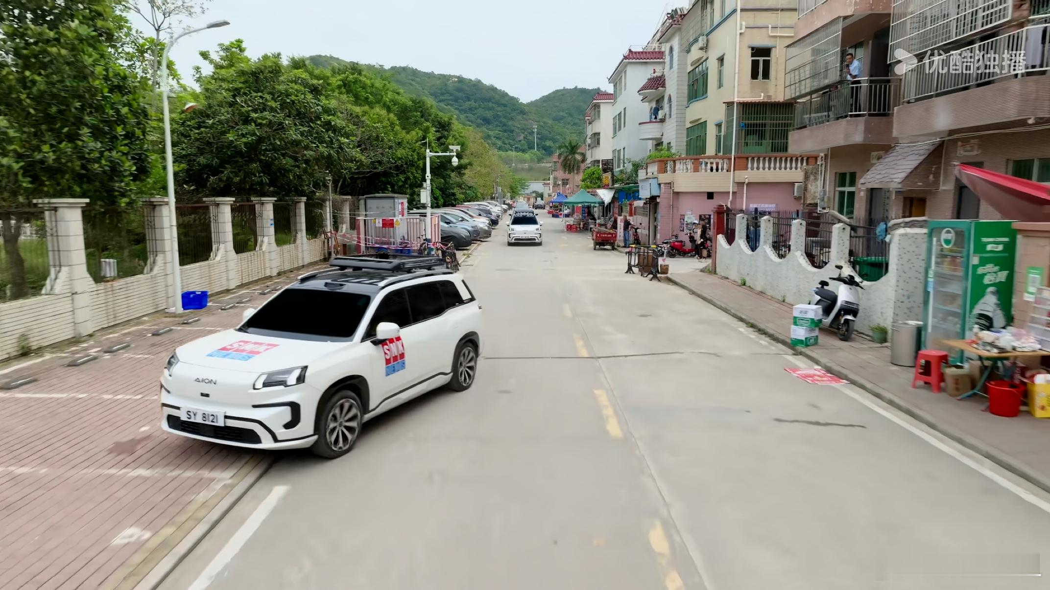 广汽埃安还挺上镜的嘞昨天在飞机上看了两集新闻女王2感觉还怪刺激的嘞~你们有看嘛？