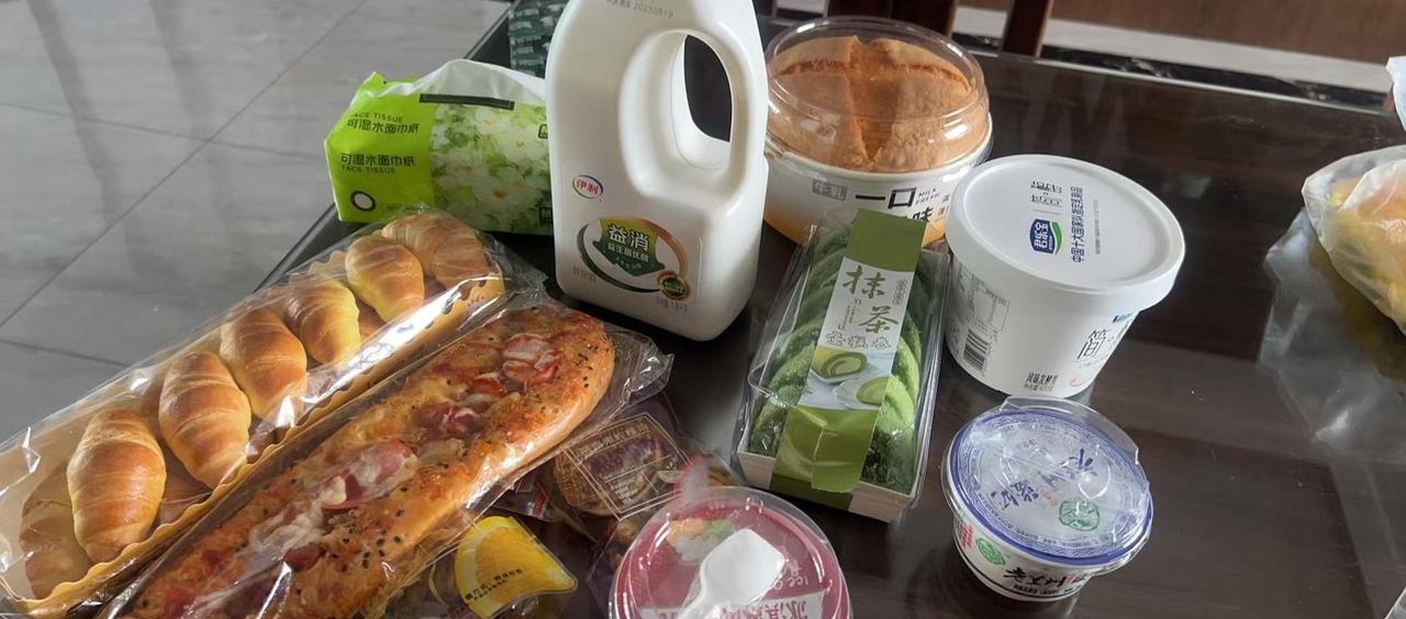 孩子爸沉默了……以前总觉得孩子们挺省事儿，尤其老大，花钱还挺省的，今天我们不在家