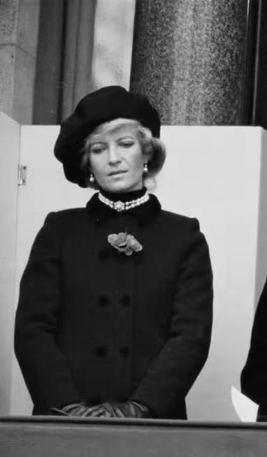 肯特公爵迈克尔王妃的样子或许就是黛安娜王妃老年的样子，连眼神都好像，好像一位满心