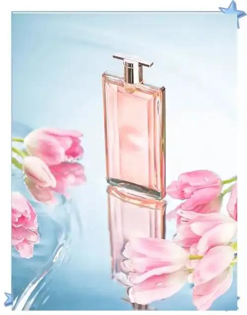 你柜子里那瓶两千块的大牌香水，里面液体原料成本，其实跟一杯奶茶相差无几。这不是随