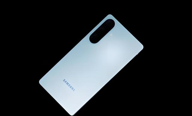 三星S26打游戏？别闹了，清醒点！问个扎心问题：用三星S系列大佬机打游戏，是不