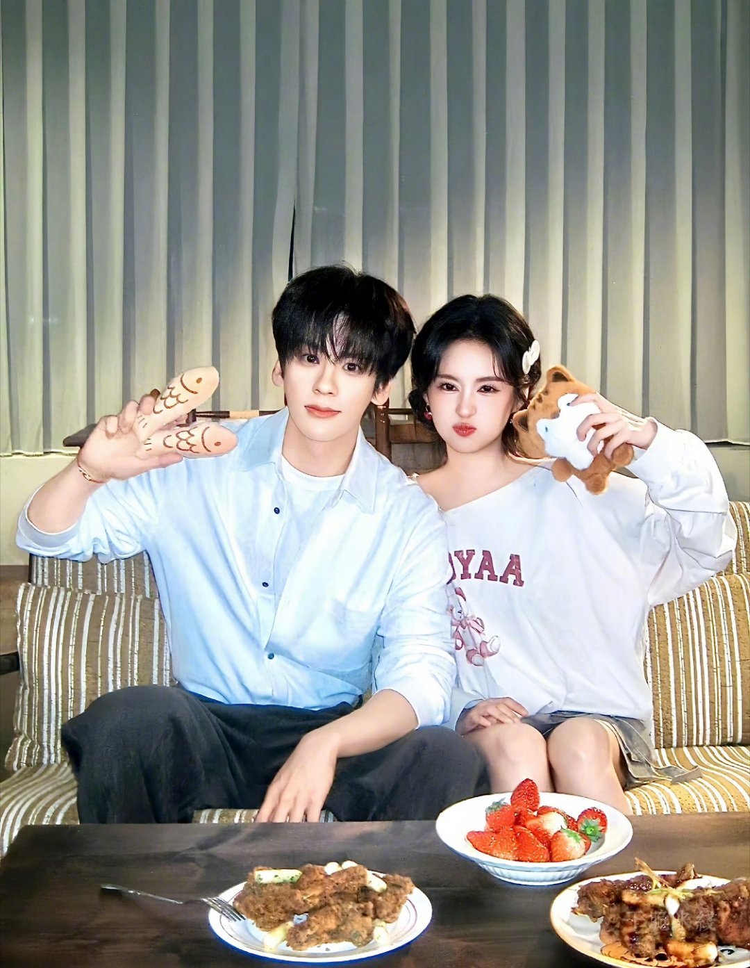 cp感追着魏哲鸣郑合惠子跑谁懂这对的CP感！戏里拉扯又甜又好笑，戏外氛围感直接拉