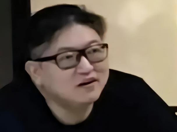 “我睡过100多个女学生。”2022年，知名艺考培训机构影路站台的校长杜英哲，曾