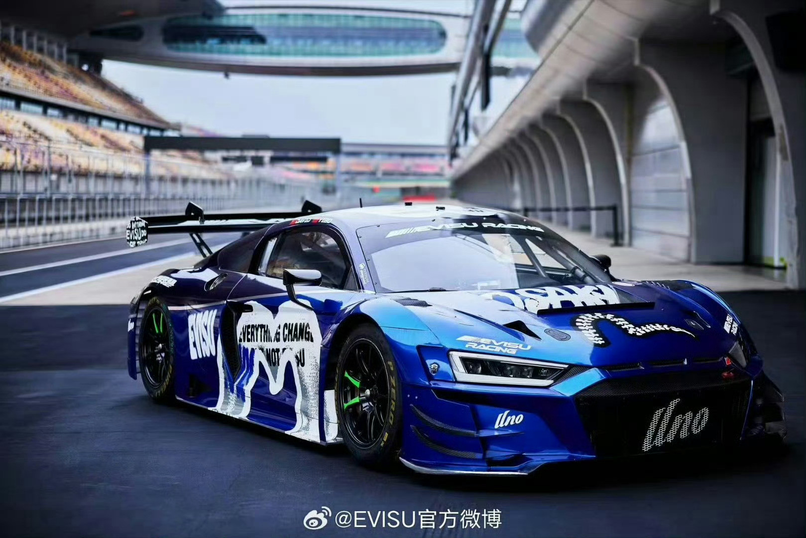 听说明天官宣王一博赛车新形象，据我所知，这是第四次换皮肤了吧？💚💚💚💚?