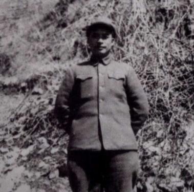 1952年，67军军长在朝鲜离奇去世，彭老总去医院探望，看到遗体的那一刻大惊失色