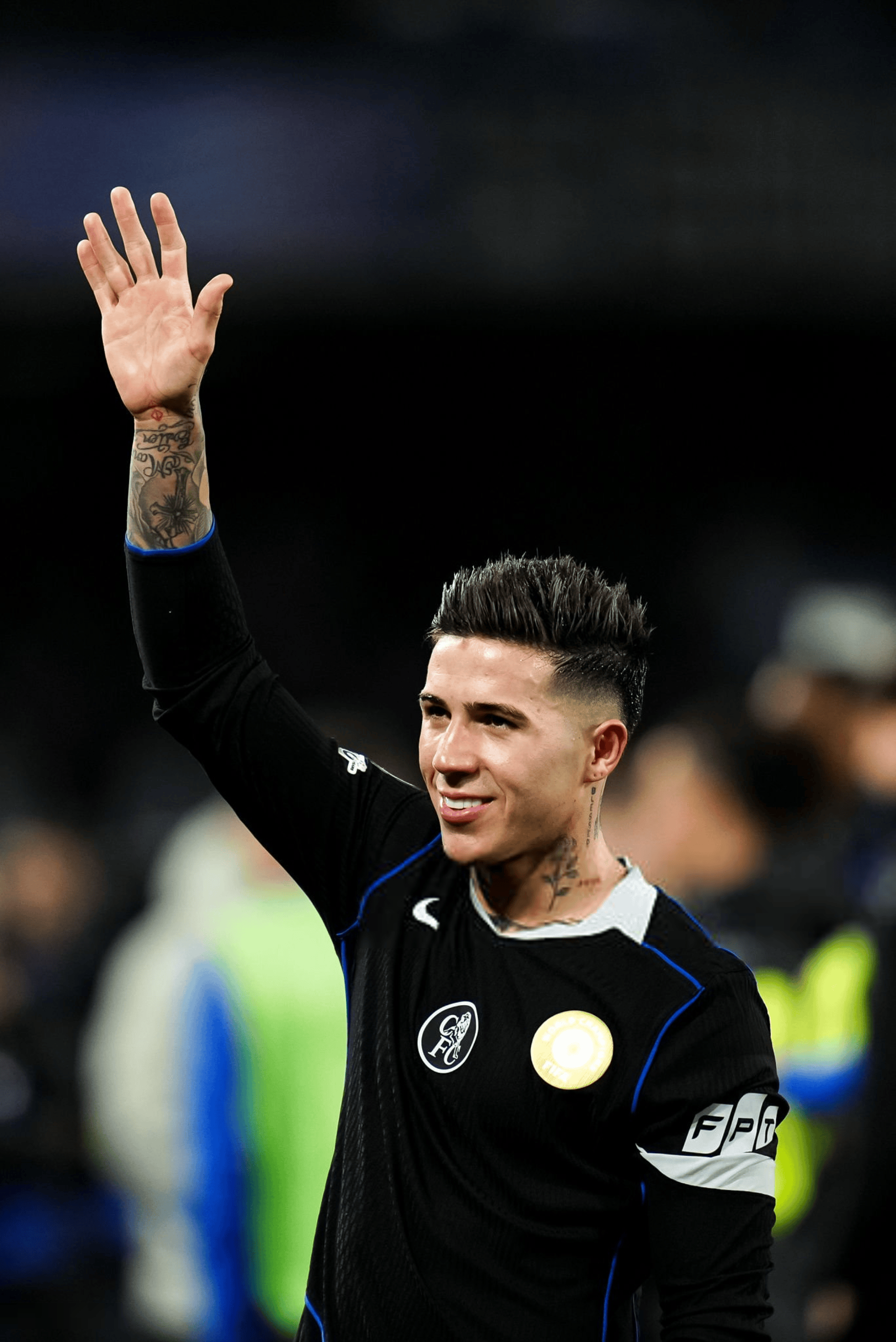 恩佐本场打进1球, 1关键传球8夺回球权, 对抗8胜3