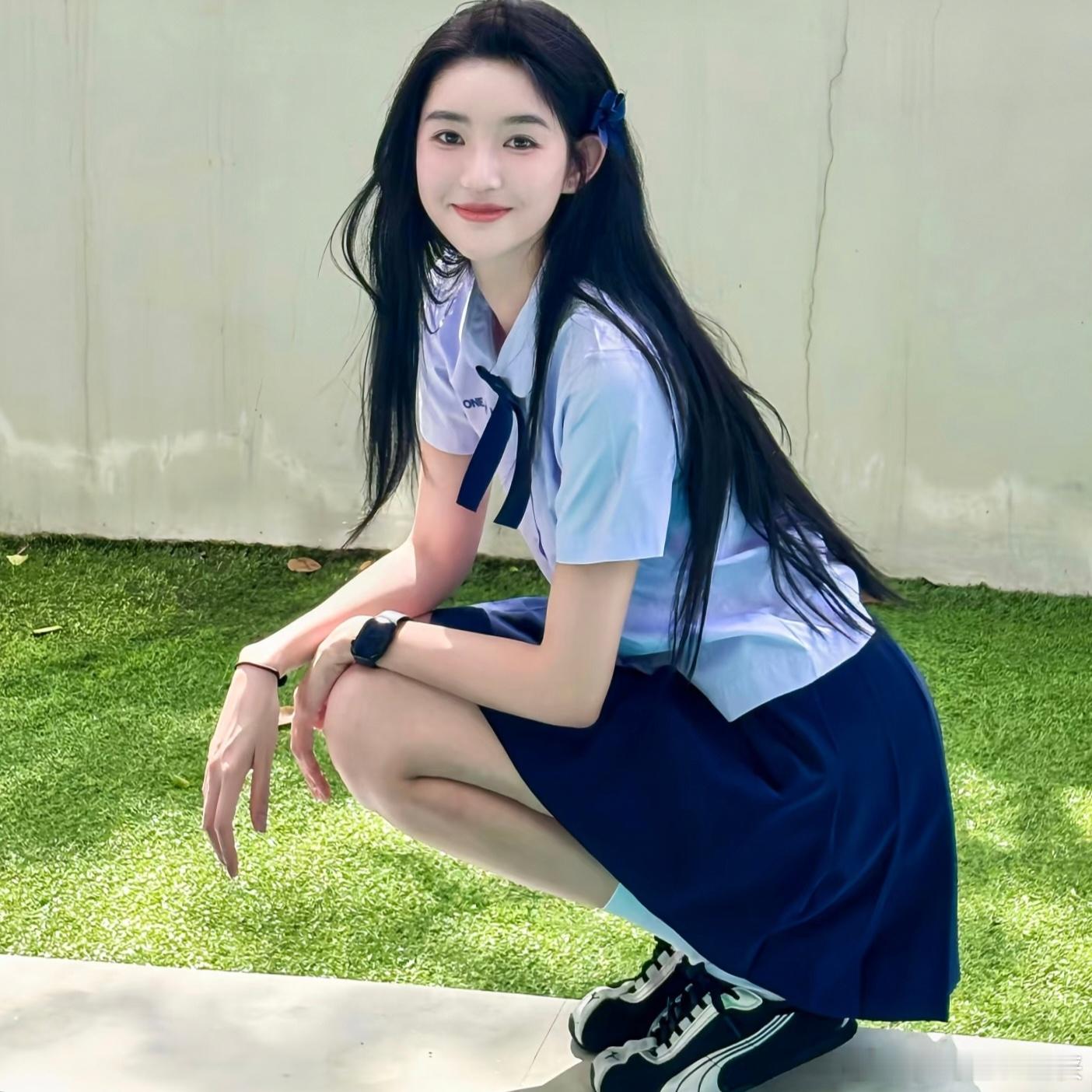 王玉雯完全是我心中美丽温柔的学姐，拜托能不能接个校园本子