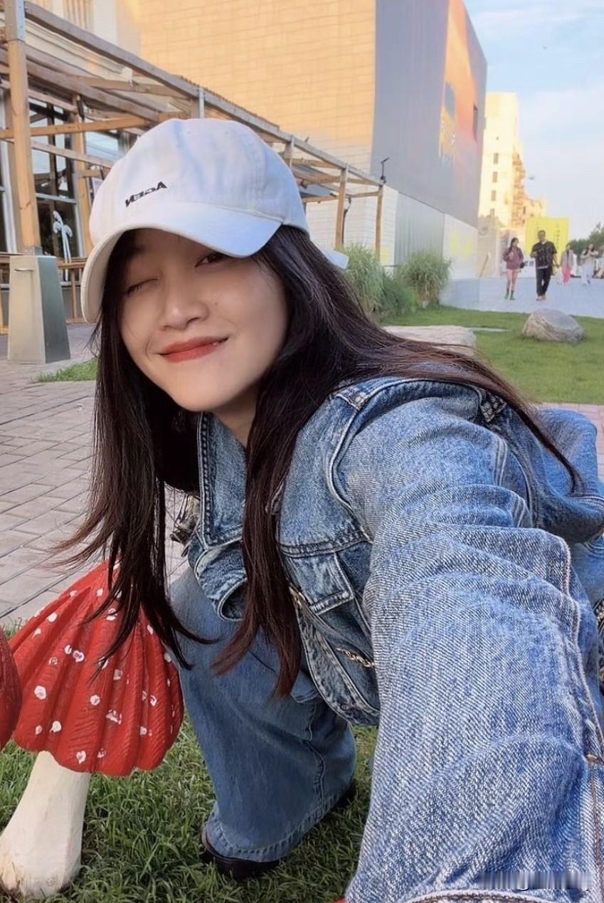 蓝盈莹的厨艺真是地狱级别的，煮个胡萝卜汤多简单啊，可她煮成这焦样，胡萝卜变“糊”