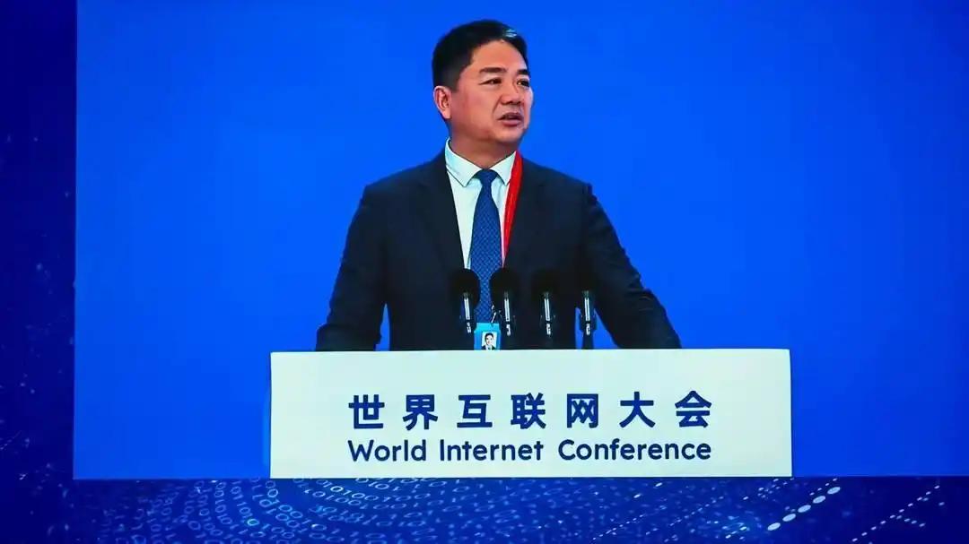 我仔细读完了刘强东在世界互联网大会乌镇峰会上的演讲全文，发现整篇文章讲的一个核心