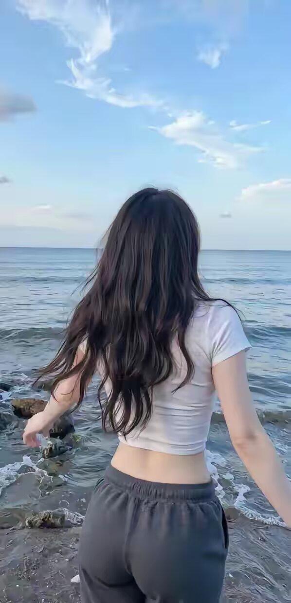 得罪几个人，做错几件事，其实没那么可怕，一辈子活得委曲求全，战战兢兢才最可怕。