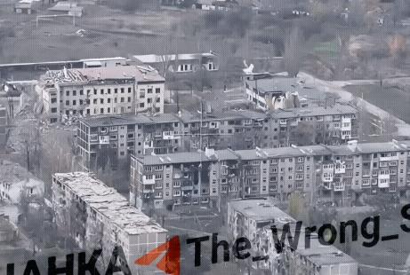 俄军毁灭性轰炸！乌军临时部署点又拦截了一枚Fab-3000航空炸弹！被轰炸的是乌