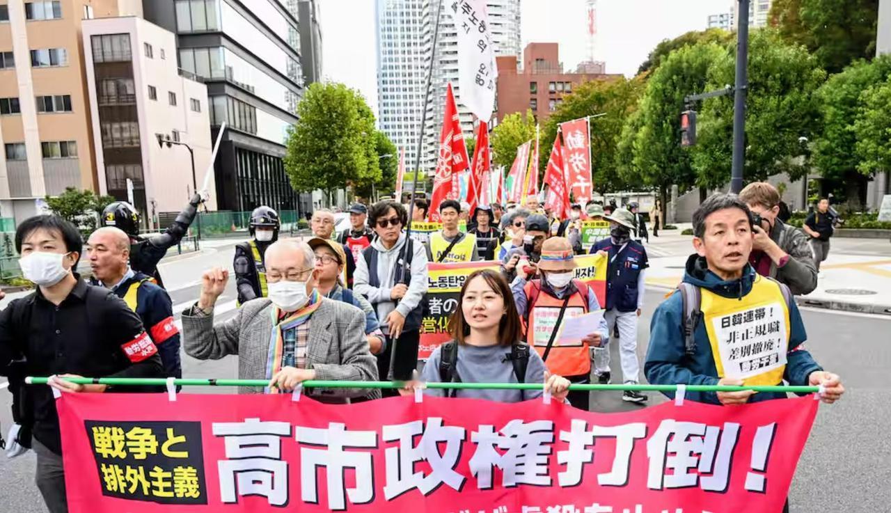 日本首相一句话，引来中国雷霆反击！东京街头竟然爆发抗议！仅仅几天，日本民意风向大